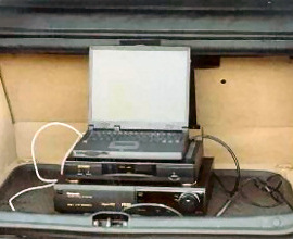 Aufzeichnungseinheit im Kofferraum 